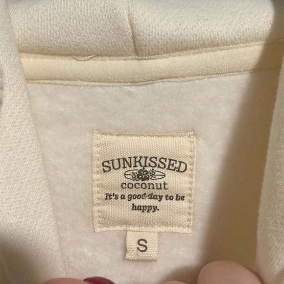 SUNKISSED Coconut hoodie - Picture 2 of 6